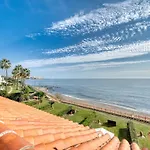 Playa Azul Beachfront Townhouse 펜션