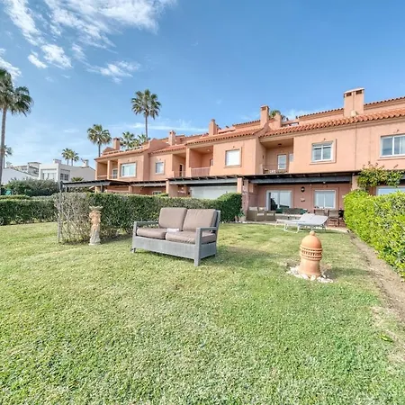 Playa Azul Beachfront Townhouse 펜션