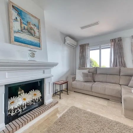 בית נופש Playa Azul Beachfront Townhouse אסטפונה